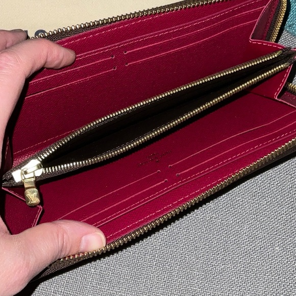 Louis Vuitton Clemence Wallet - Fuscia - 2021 (Like new condition) - Picture 4 of 7